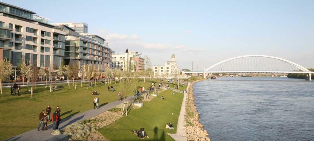 Panorama City Apartment With Free Parking Bratislava Ngoại thất bức ảnh