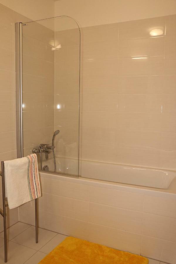 Panorama City Apartment With Free Parking Bratislava Ngoại thất bức ảnh